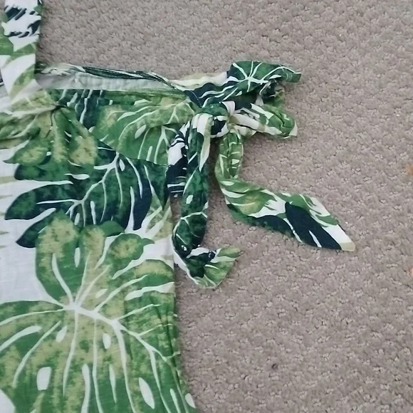 Green top - Picture 7 of 11